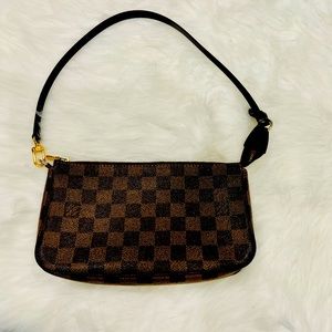 Authentic Louis Vuitton Pochette NM